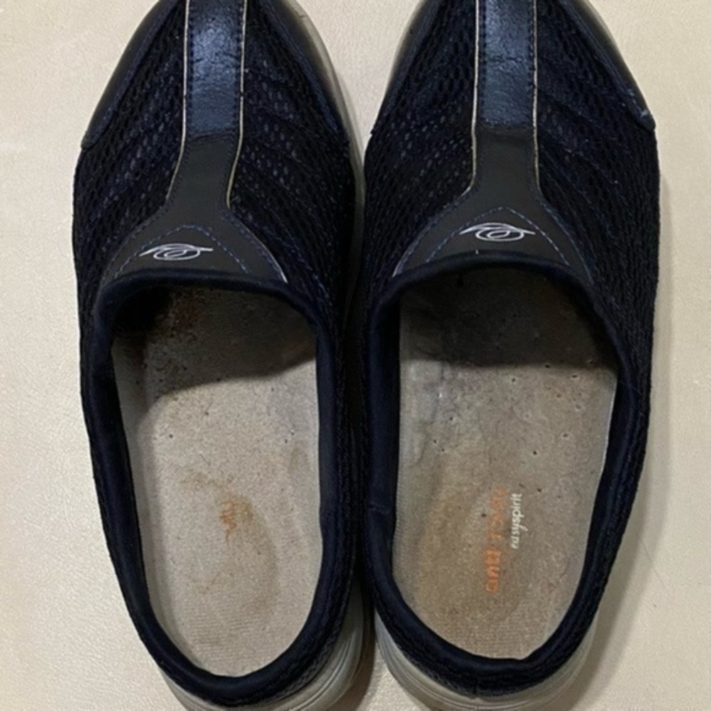 EASY SPIRIT BLACK AND GREY SNEAKERS SIZE 6 1/2